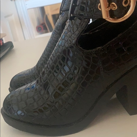 TOPSHOP Black Croc peekaboo booties - Picture 3 of 4